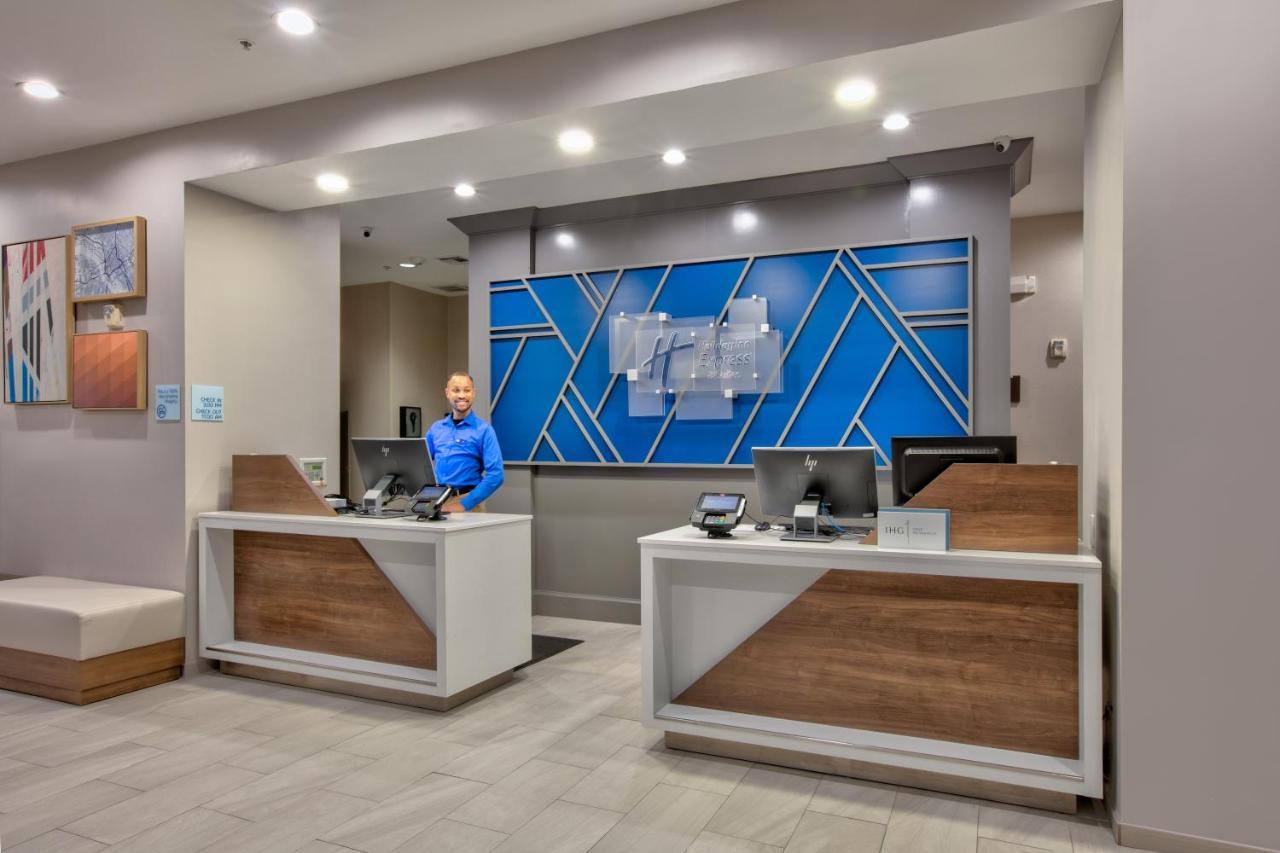 Holiday Inn Express & Suites North Dallas At Preston By Ihg Eksteriør billede
