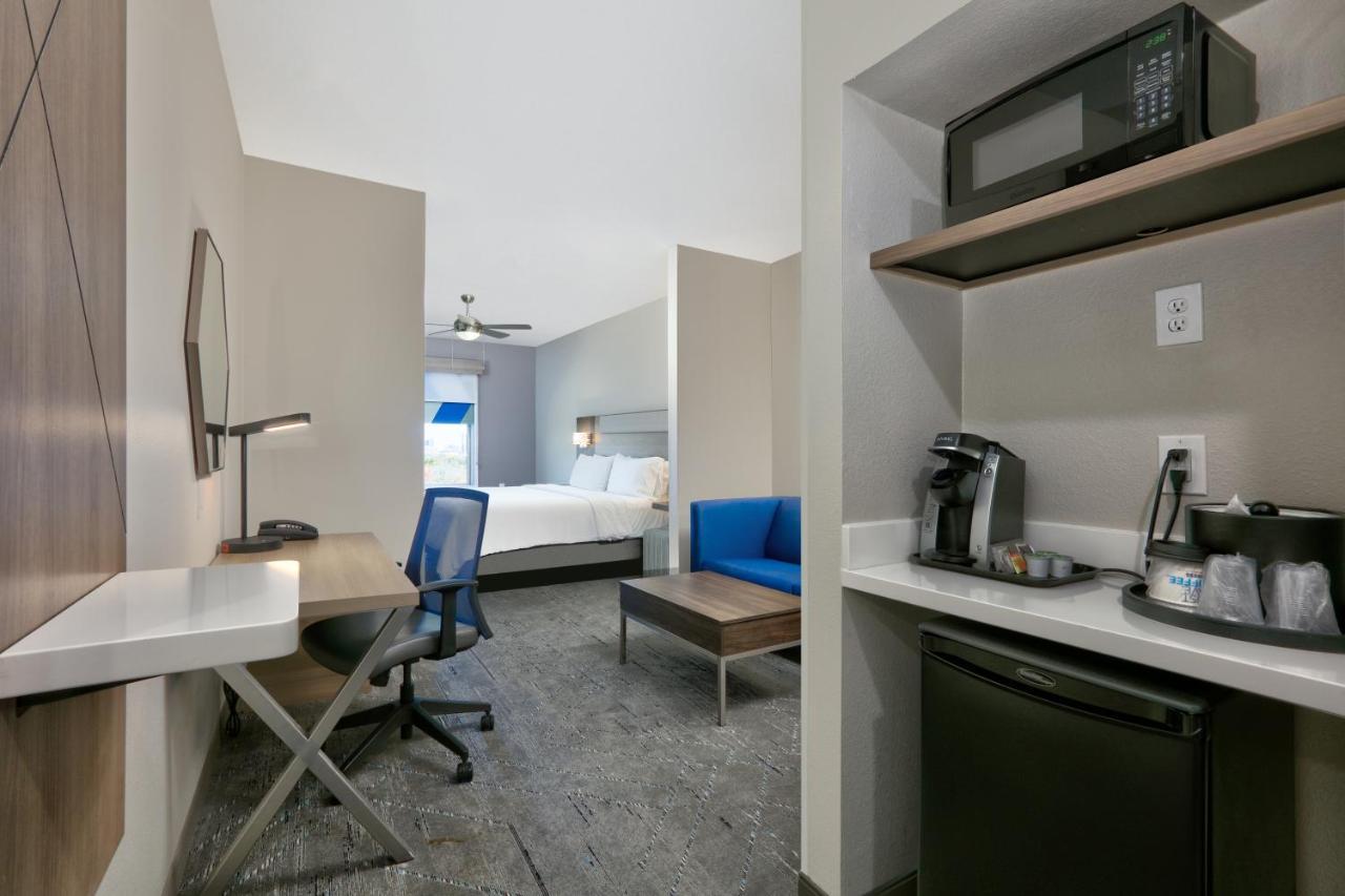 Holiday Inn Express & Suites North Dallas At Preston By Ihg Eksteriør billede