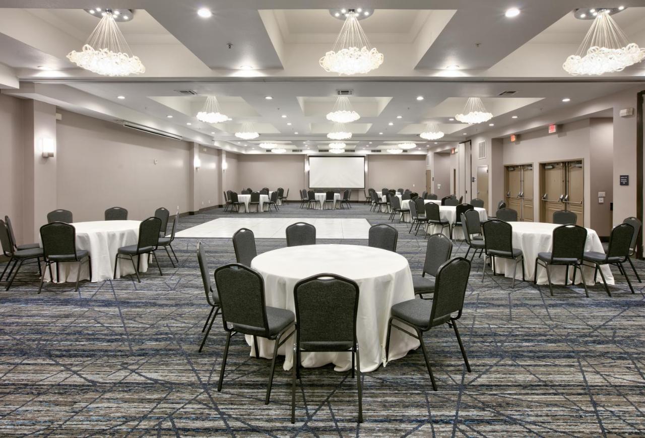 Holiday Inn Express & Suites North Dallas At Preston By Ihg Eksteriør billede