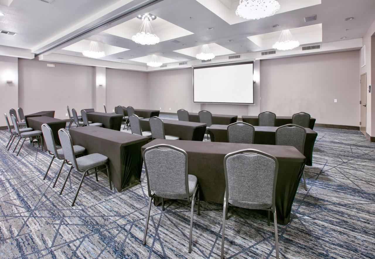 Holiday Inn Express & Suites North Dallas At Preston By Ihg Eksteriør billede