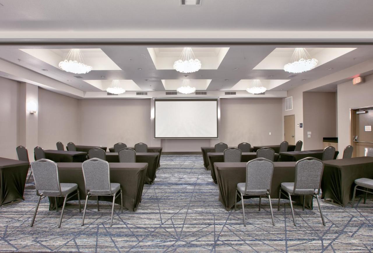 Holiday Inn Express & Suites North Dallas At Preston By Ihg Eksteriør billede
