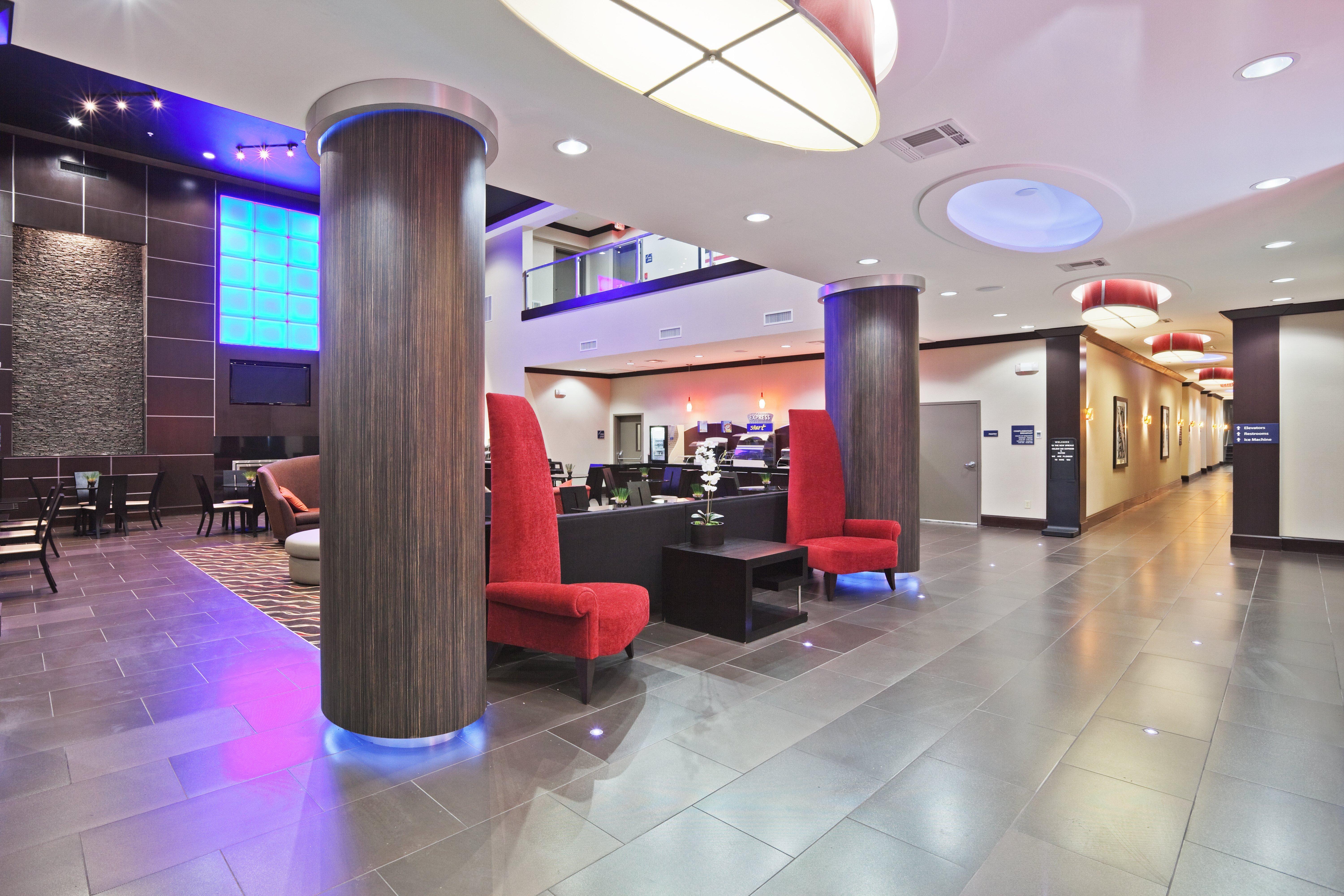 Holiday Inn Express & Suites North Dallas At Preston By Ihg Eksteriør billede