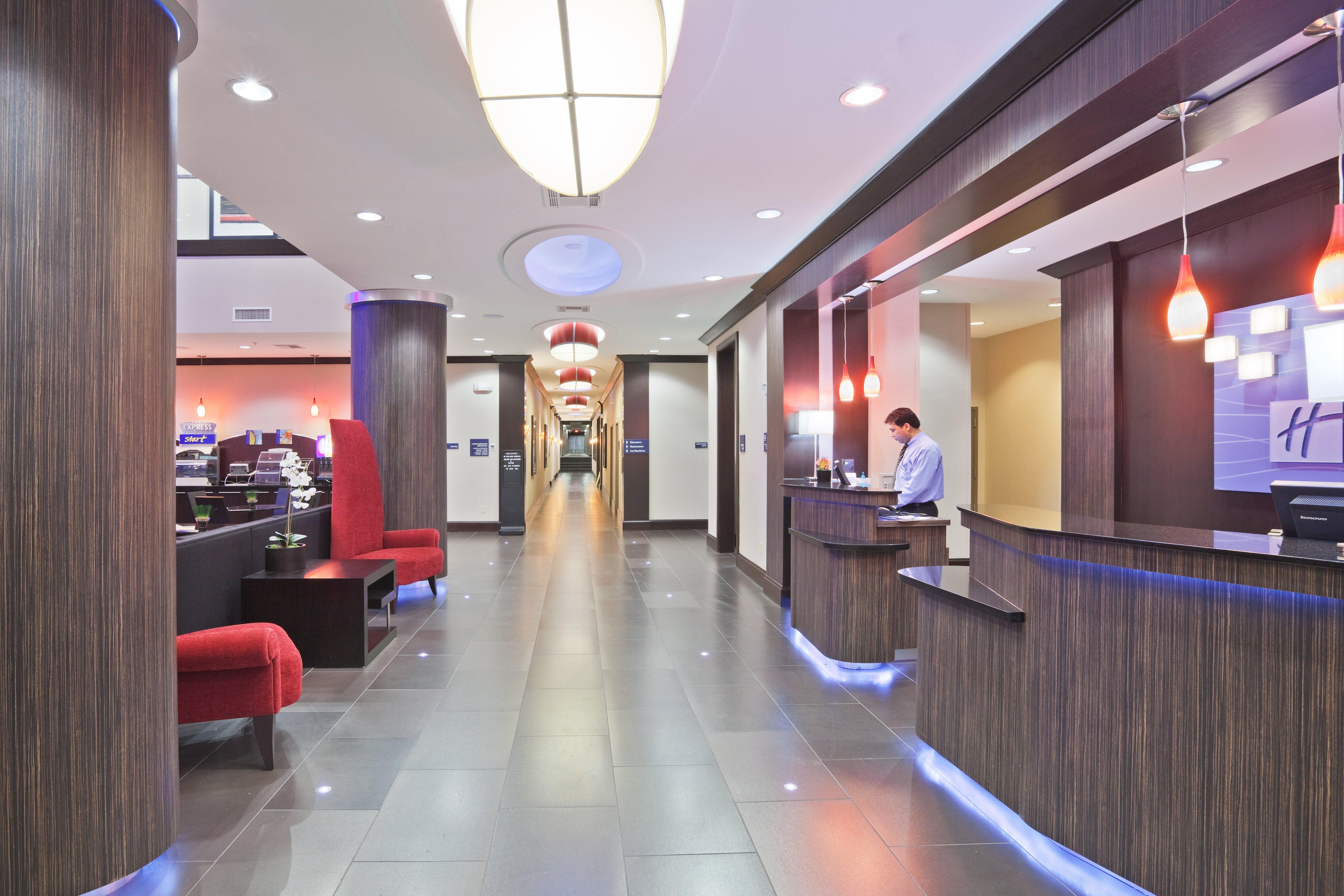 Holiday Inn Express & Suites North Dallas At Preston By Ihg Eksteriør billede