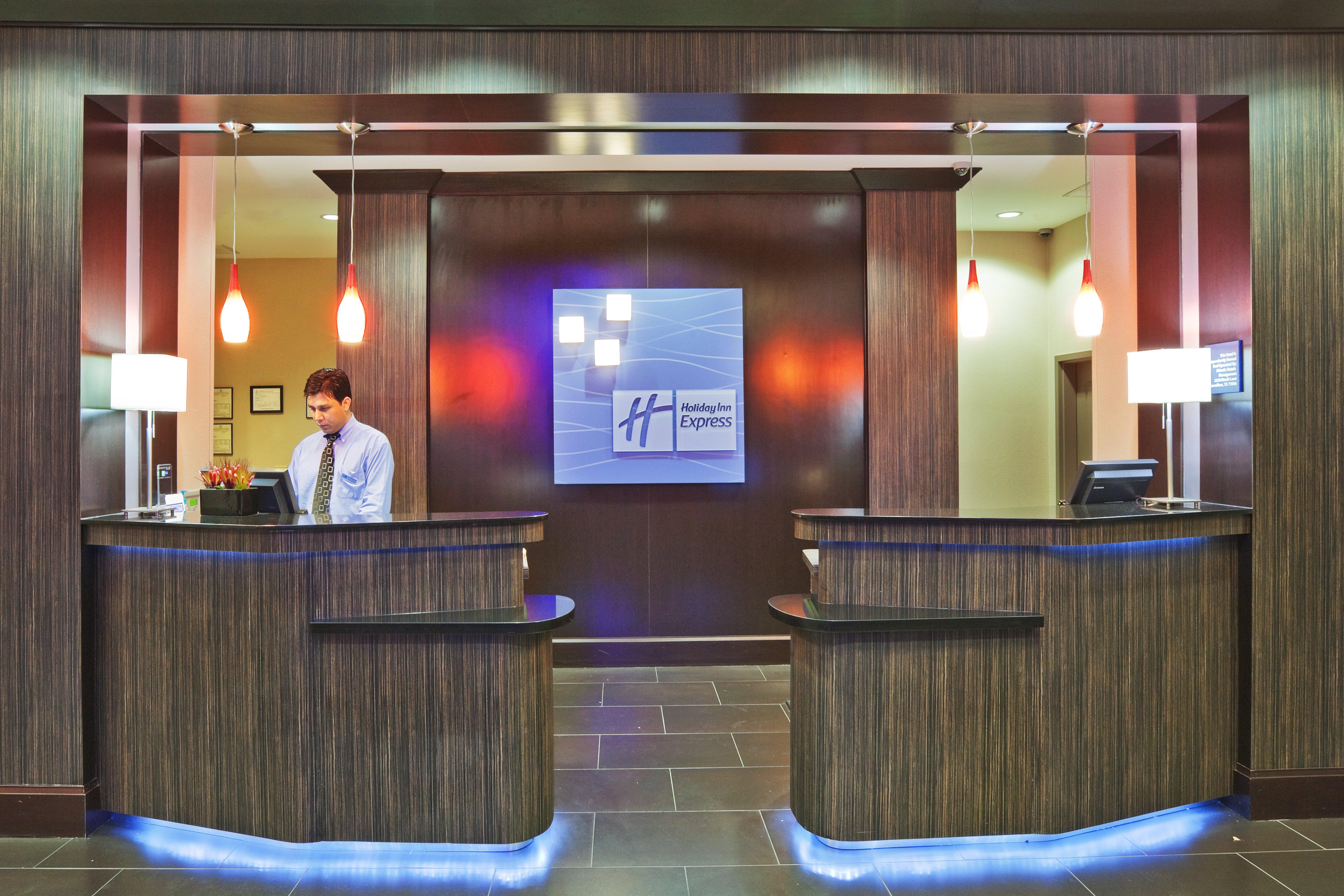 Holiday Inn Express & Suites North Dallas At Preston By Ihg Eksteriør billede